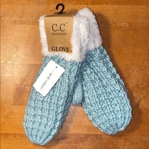 C.C. Knit mint colored fleece mittens